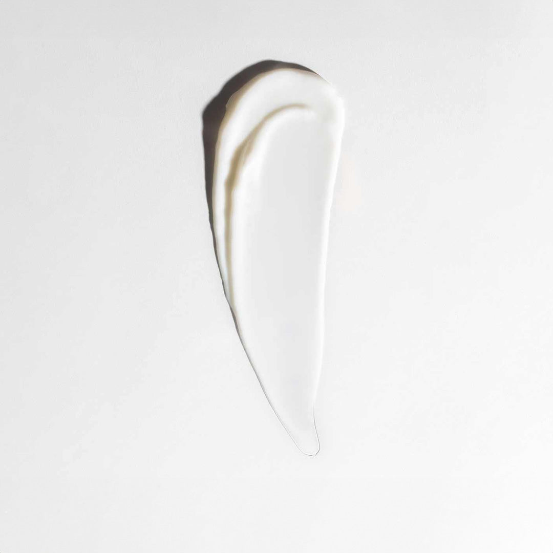 Dew As I Do moisturizer swatch showing smooth texture, enriched with vitamins and hydration-boosting Ectoine for radiant skin.