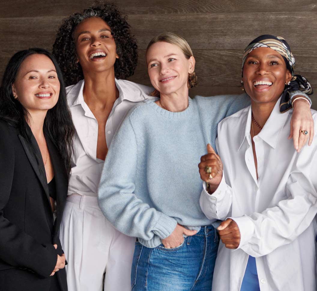 Naomi Watts with a group of ladies